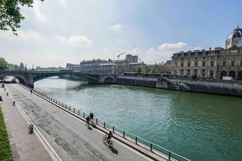 Spacious Loft Paris Saint Michel